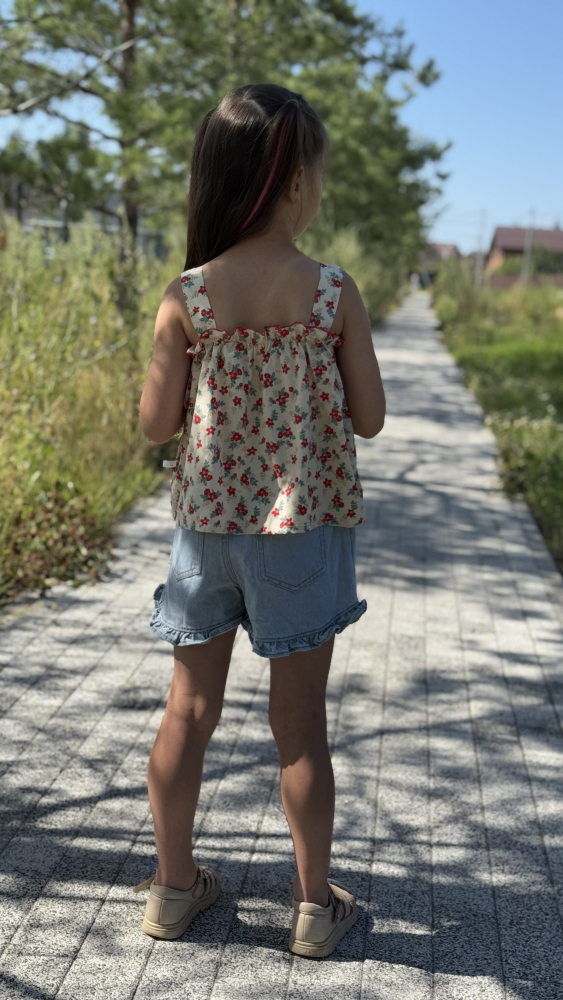 Комплект джинсовые шорты и топ для девочки